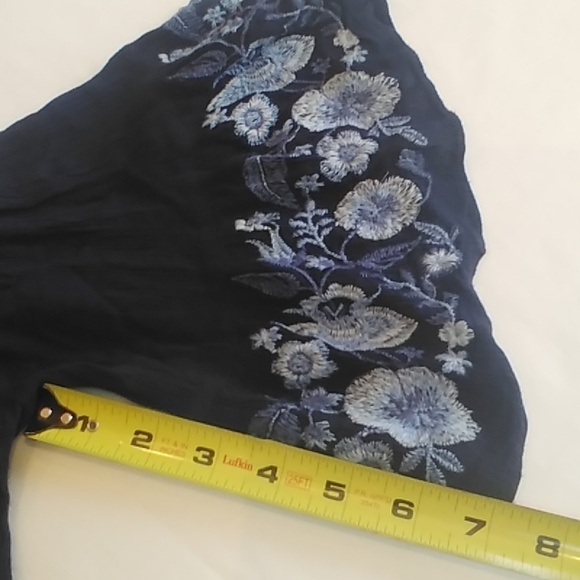 2/25 Hollister Navy Off the Shoulder Crop Top Embroidered Bell Sleeve Sz. M Boho - Picture 8 of 11